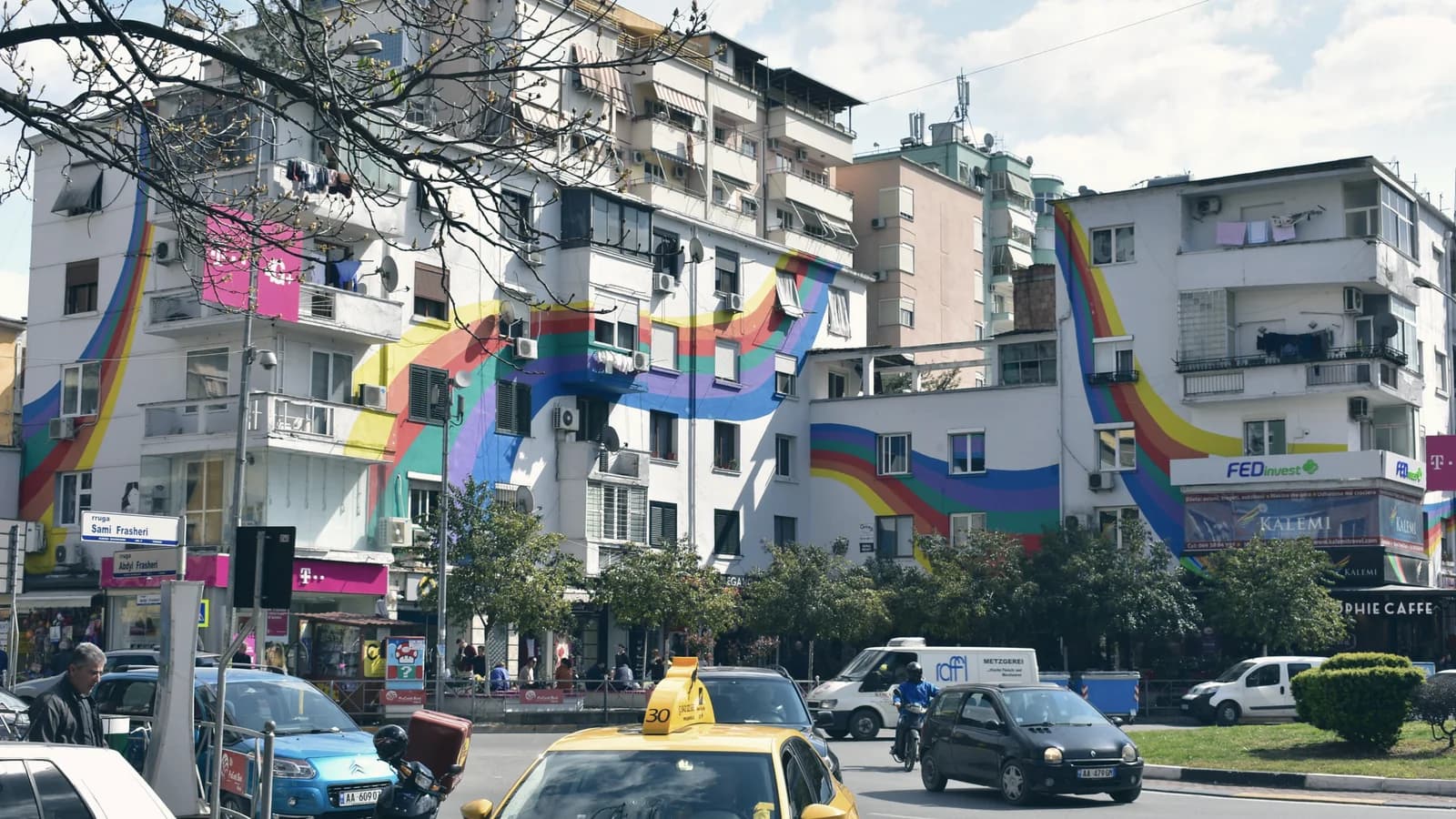 Язык в Тиране: албанский и что нужно знать туристу