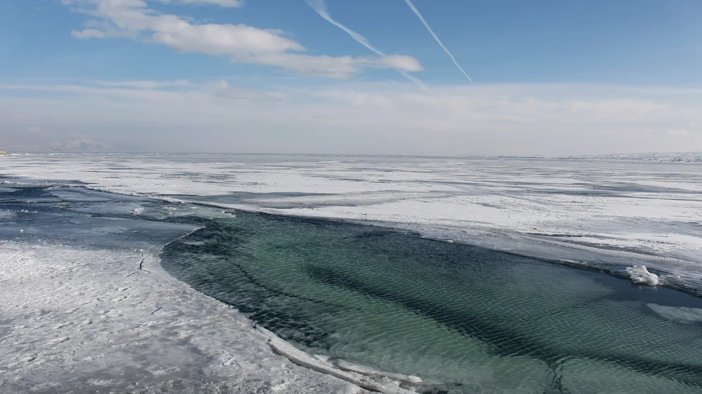 Откуда берется вода и куда она уходит из озера