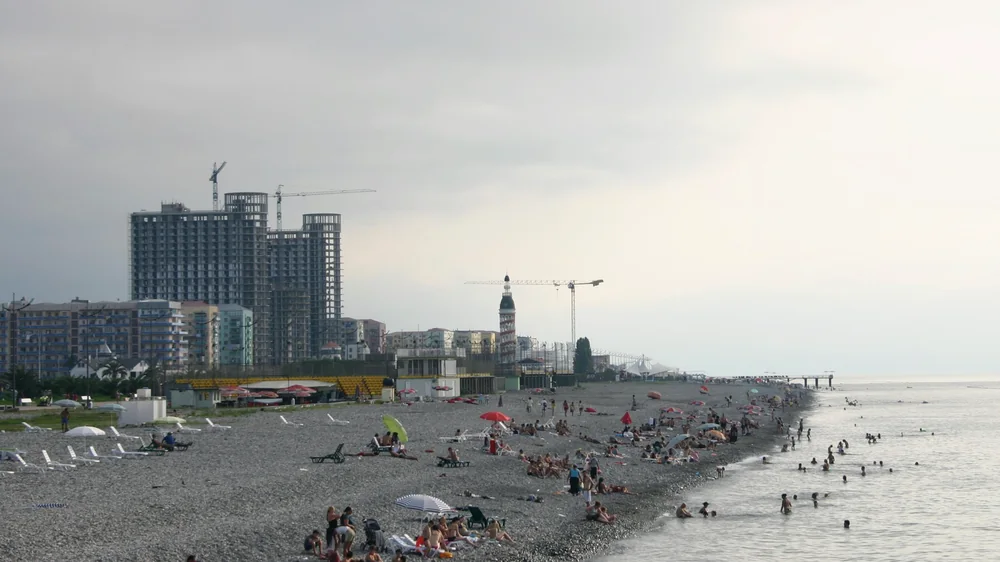 Батуми и побережье: влажность, грозы и комфортное море