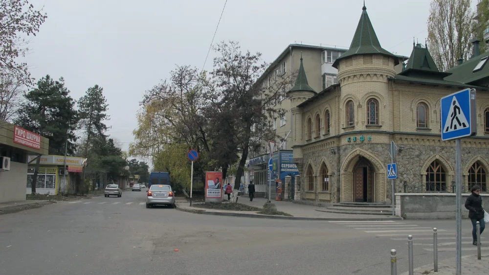 Что брать в поездку: аптечка, посуда и личные средства