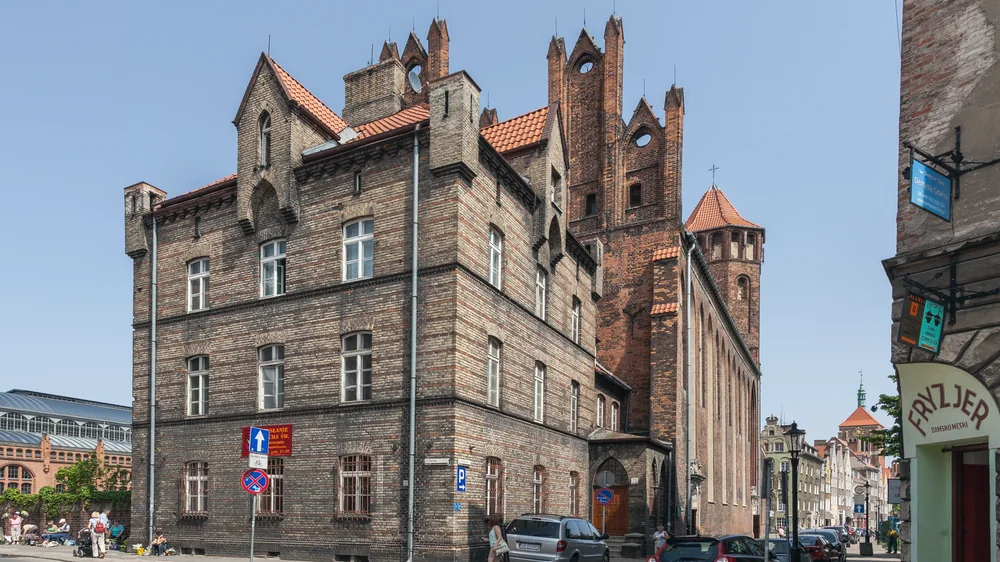 Что нужно знать о времени, розетках и деньгах при поездке из Рязани