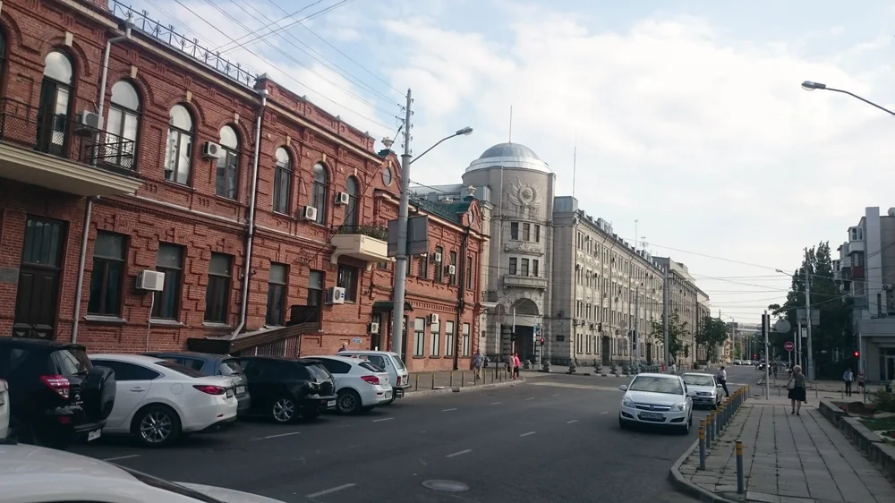 Где остановиться не стоит: зоны риска и шумные улицы